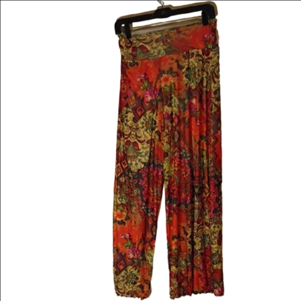 Bohemian Floral Wide Leg Pants. Floral, Traveling Pants. Size Medium. Flowy.